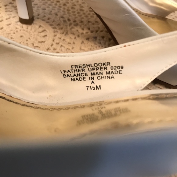 Nine West “Freshlookr” White Strappy Slingback Kitten Heel Sandals Size 7.5 - Picture 7 of 7